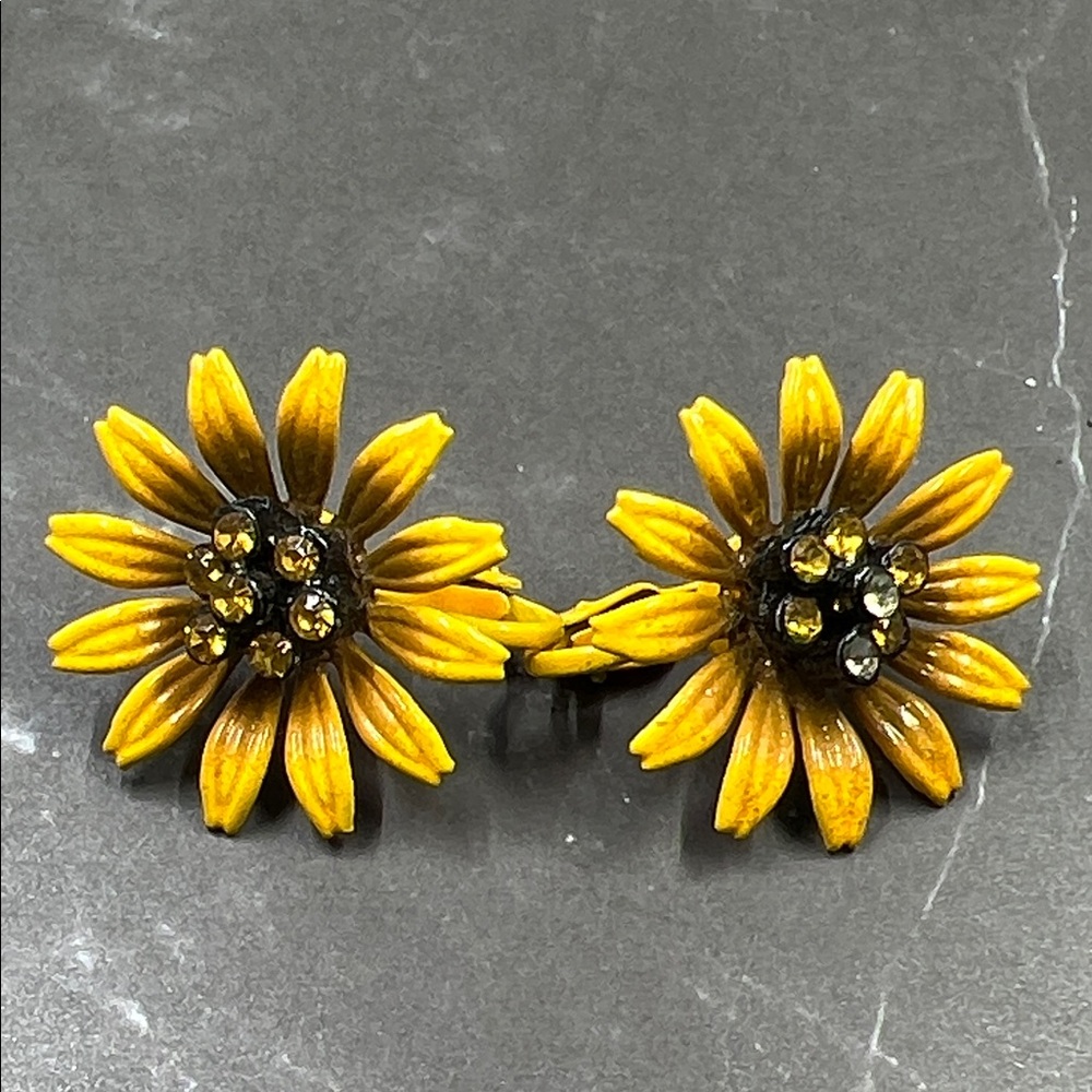 Vintage Retro Enamel Sunflower Floral Earrings